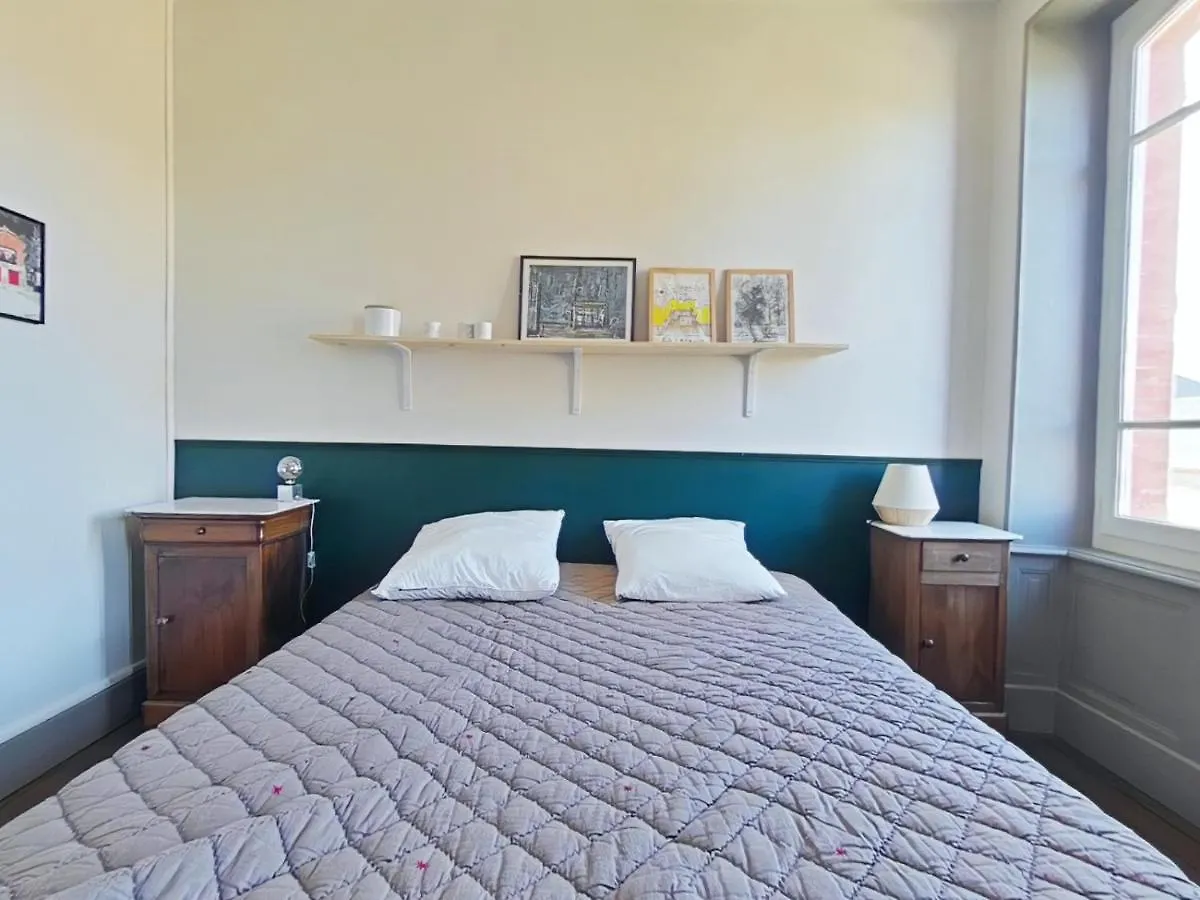 Holiday home Sous Le Tilleul De La Condomine, Piscine Privee Payrin-Augmontel